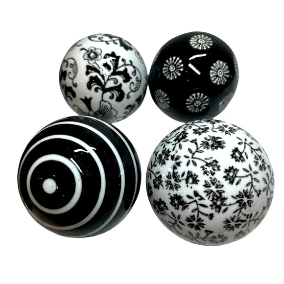 4 Black & White Carpet Balls Ceramic Chinoiseries Orbs Spheres - Picture 1 of 5